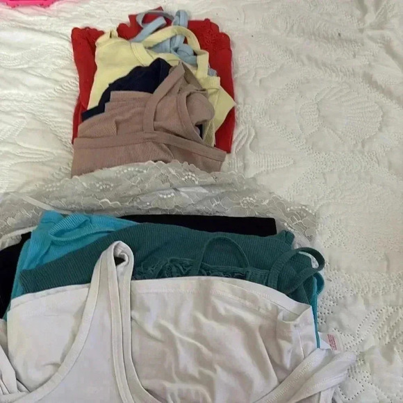 Mystery box of camisoles and tank tops - Picture 2 of 4